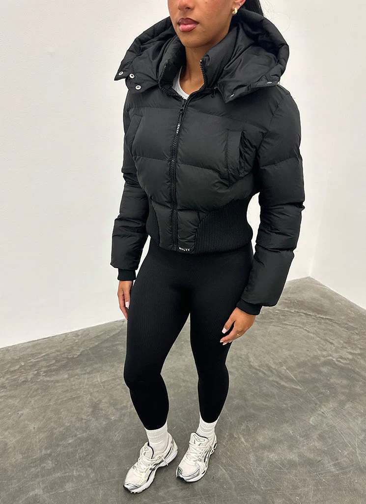Cinched Waist Puffer Jacket - Black - Image 12
